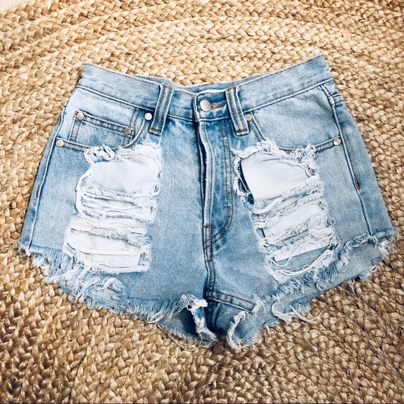 MINKPINK Pants - Minkpink slasher flick distressed denim shorts XS MINKPINK Pants - Minkpink slasher flick distressed denim shorts XS